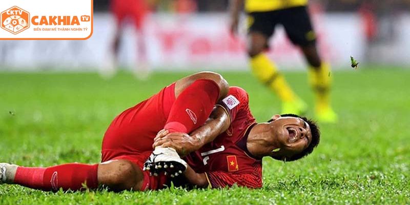 Lý do tại sao những ca chấn thương lạ trong bóng đá lại hot